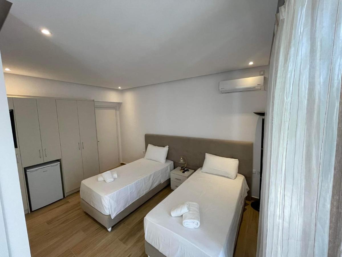 Helen Apartments Lukove Bagian luar foto